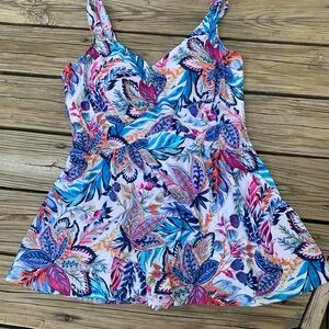 Maxine of Hollywood Azul one piece swim dress 
Built in bra MSRP $109 Size 22W